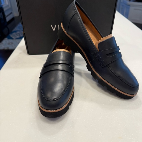 Vionic Women's Cheryl II Leather Loafers Navy Sz Chunky Lug Sole Sz 9.5 NIB - Picture 5 of 14